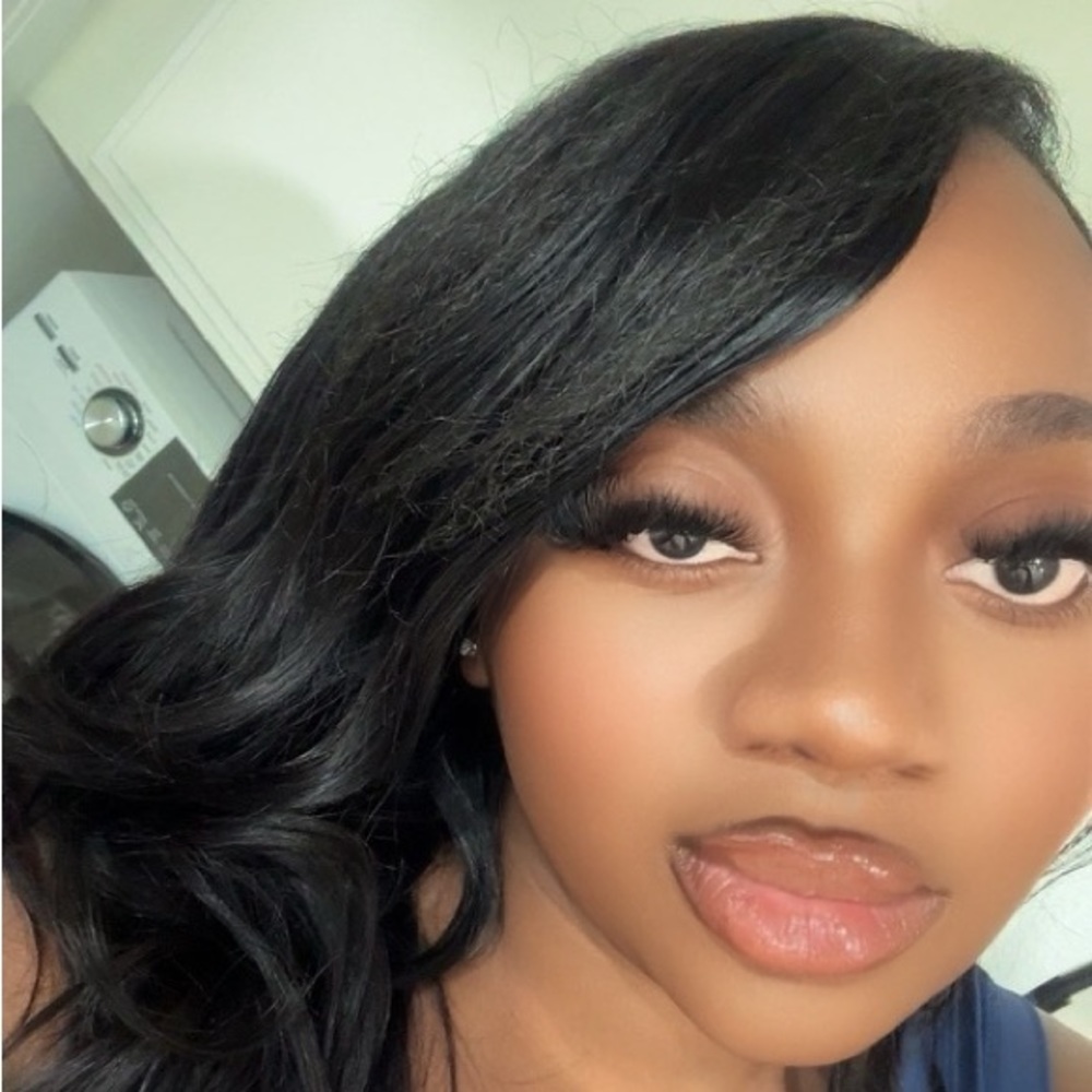 Meet your Posher, Esther